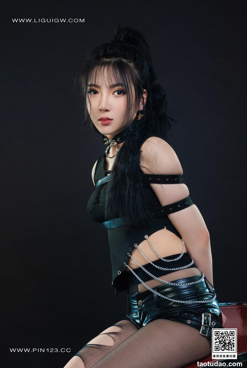 [Ligui丽柜] 2023.08.18 《撕袜四马》小七 [69+1P-58M]