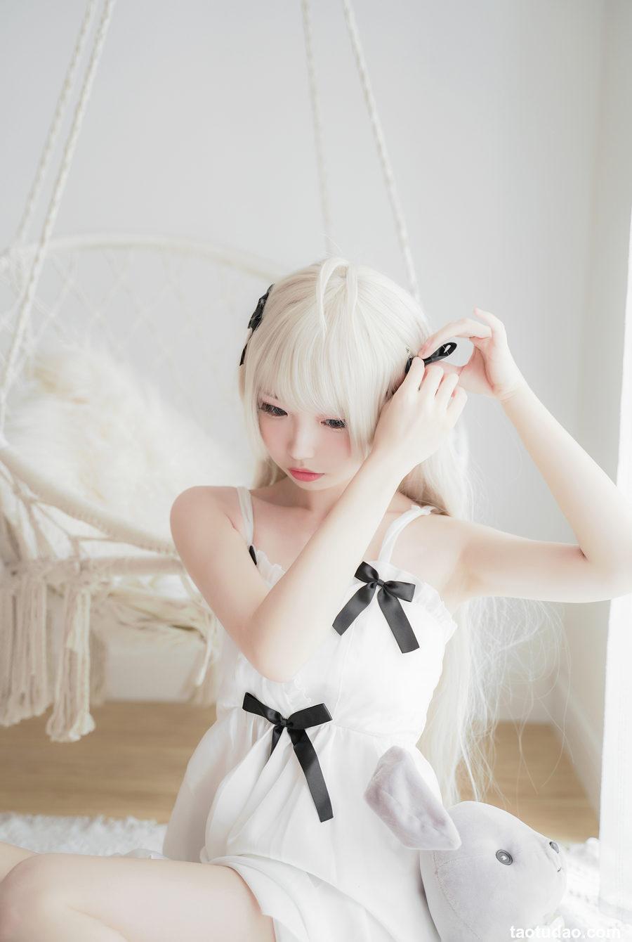 十万珍吱伏特 NO.009 穹妹白裙 [23P-221MB]