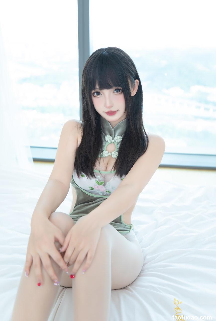 神楽坂真冬 –  青翠如梦 [75P+2V+178MB]