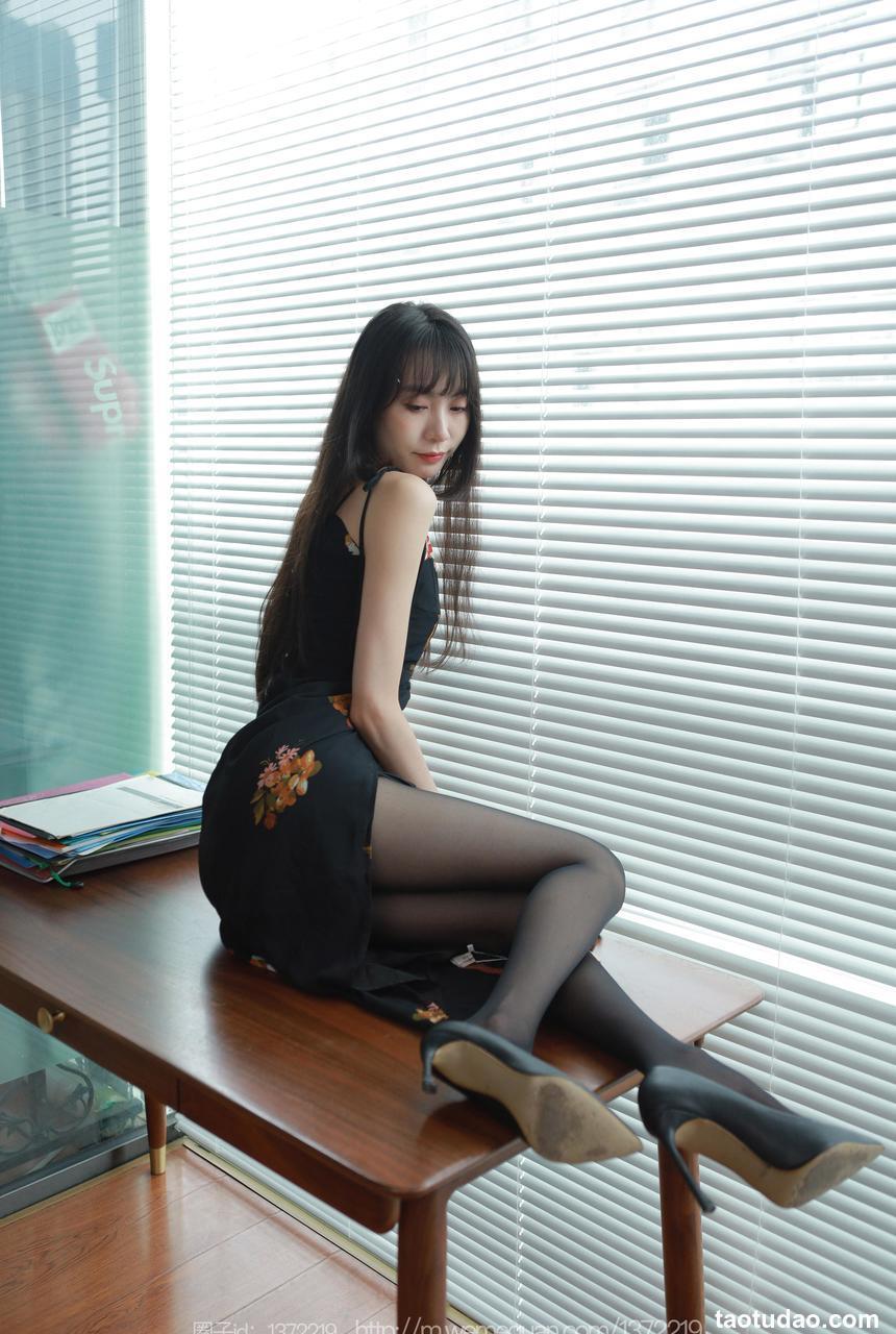 [IESS异思趣向] 2023.04.28 丝享家 1435 团团《黑色高跟鞋》[83P-84.6M]