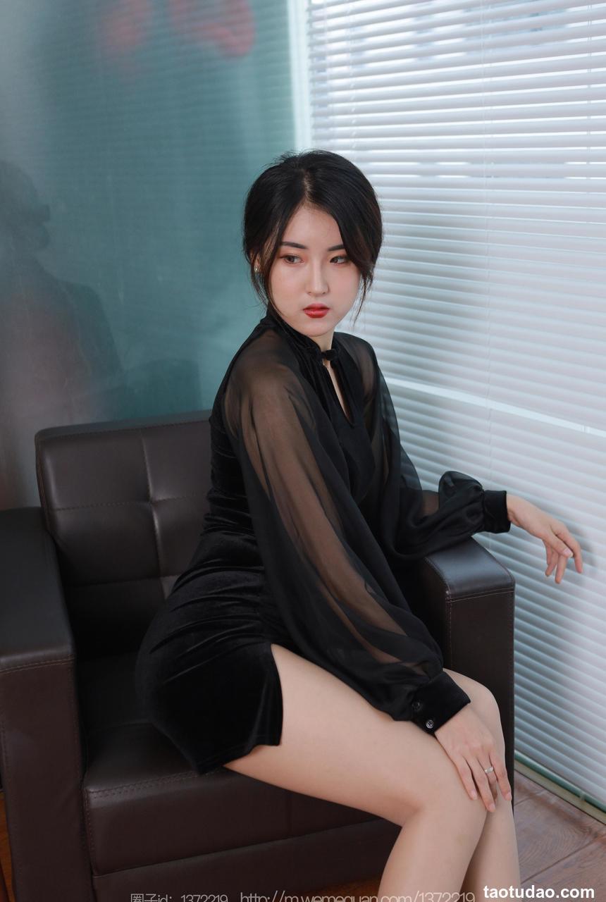 [IESS异思趣向] 2022.12.15 丝享家 1299 小宝《黑色旗袍白纸扇》[86P-86.7M]