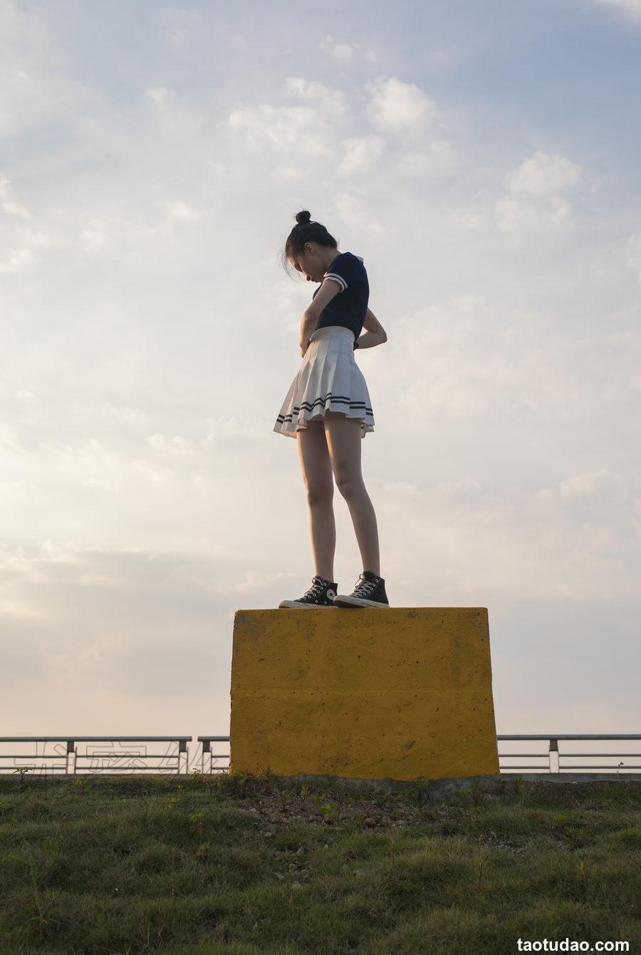 [尤蜜丝]穿搭写真 NO.012[30P／144MB]