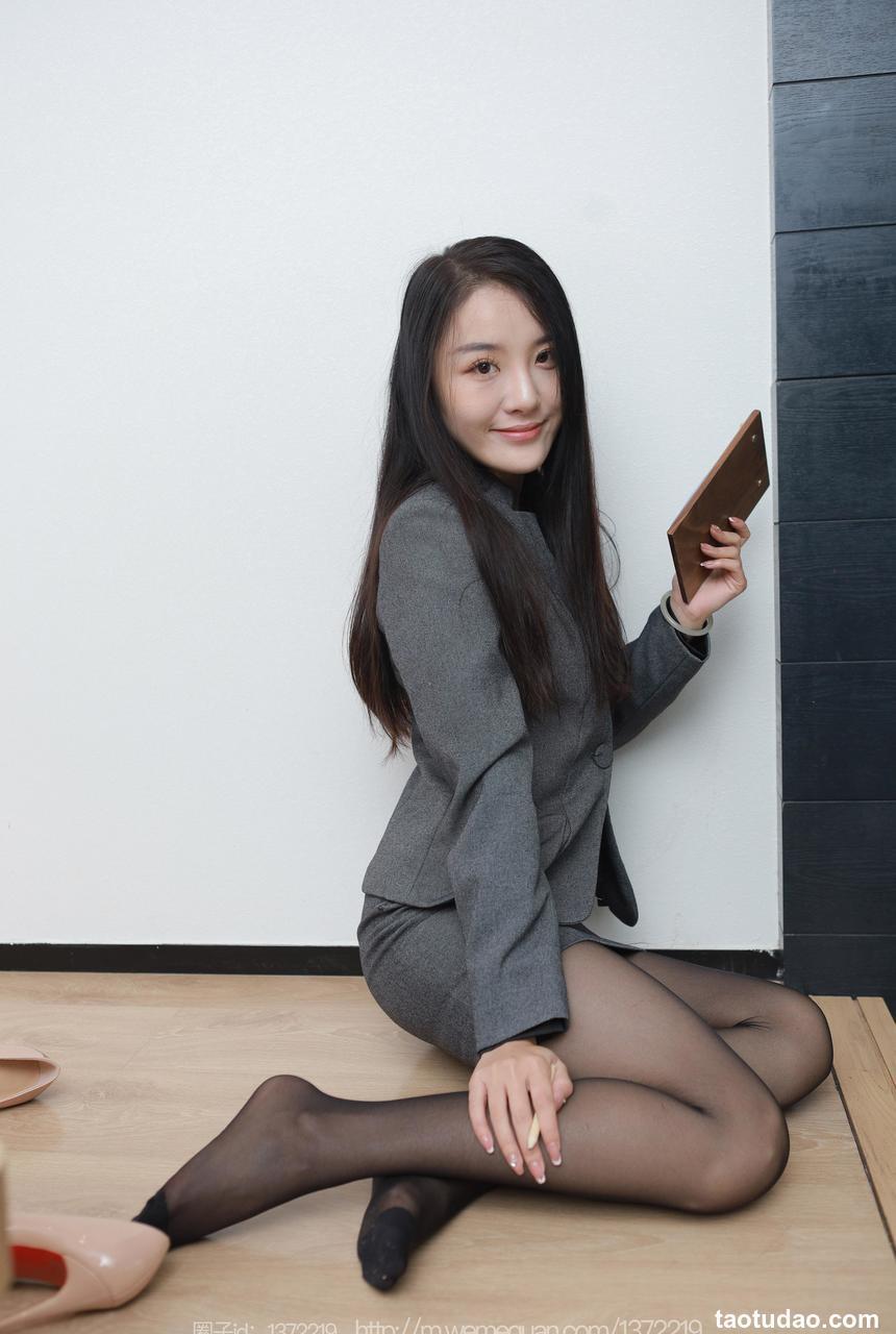 [IESS异思趣向] 2023.02.06 丝享家 1353 婉萍《酒店管理员》[90P-101.2M]