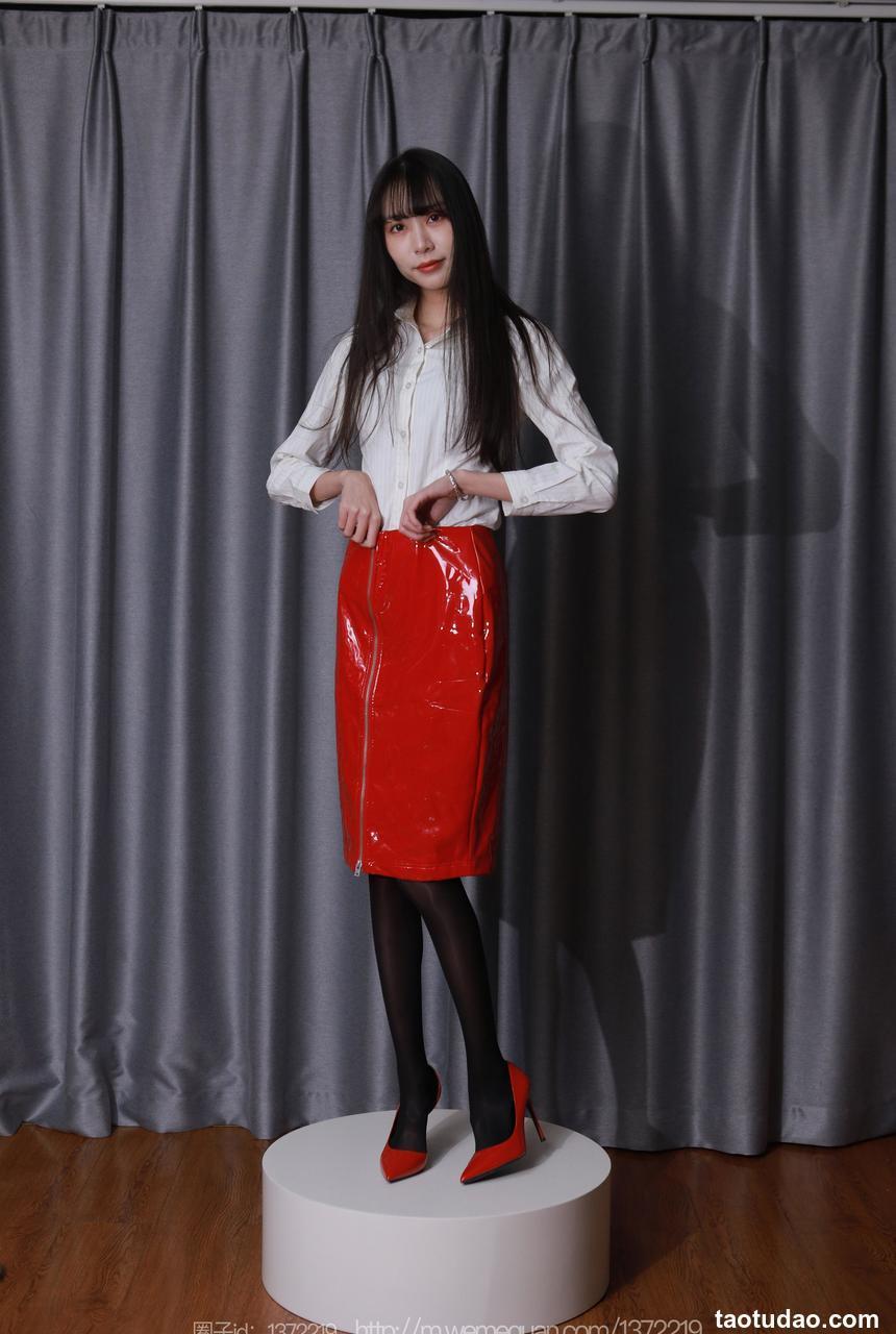 [IESS异思趣向] 2022.12.25 丝享家 1309 团团《红色姓感漆皮》[89P-96.2M]