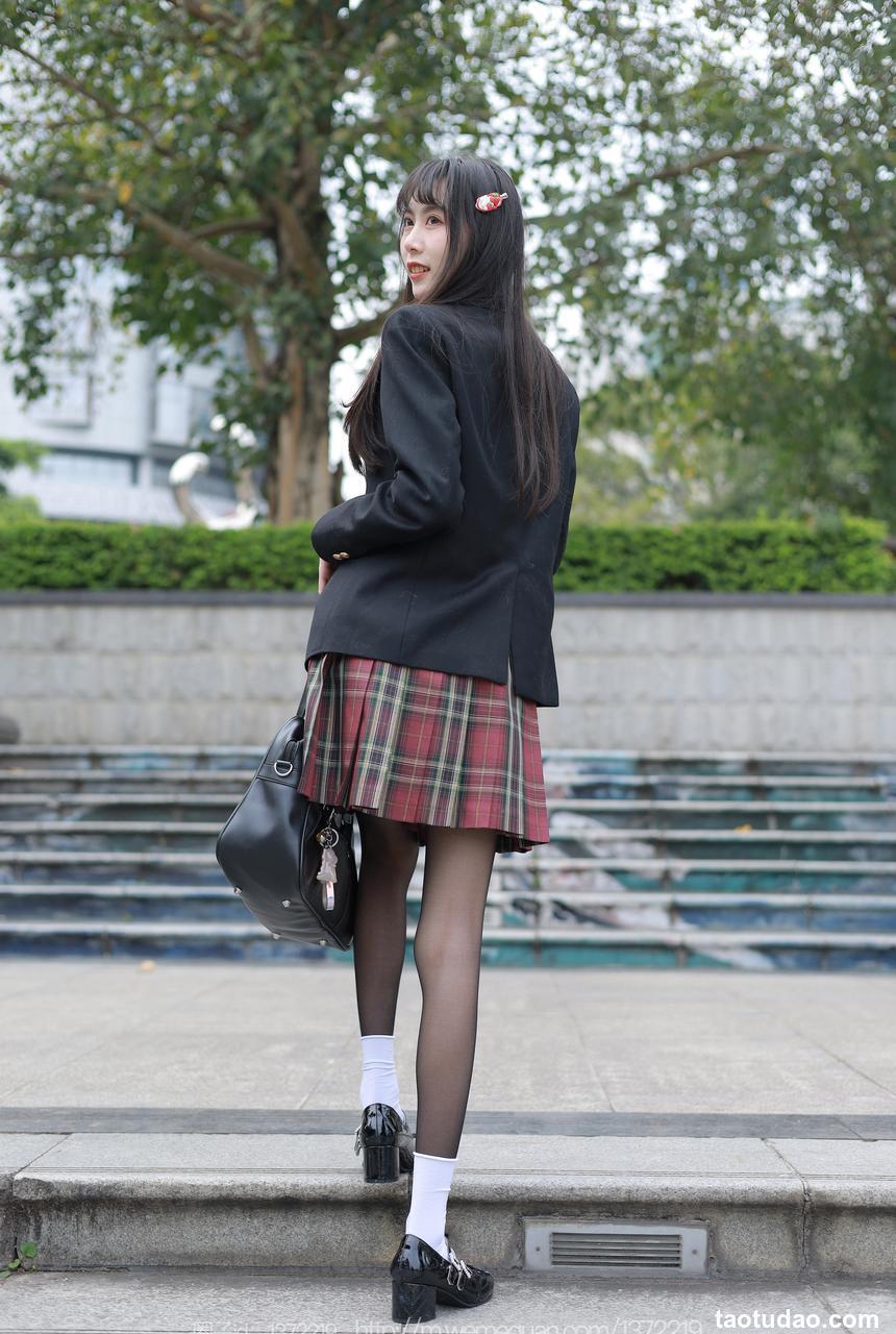 [IESS异思趣向] 2023.02.23 丝享家 1370 团团《春天的味道》[77P-100.3M]