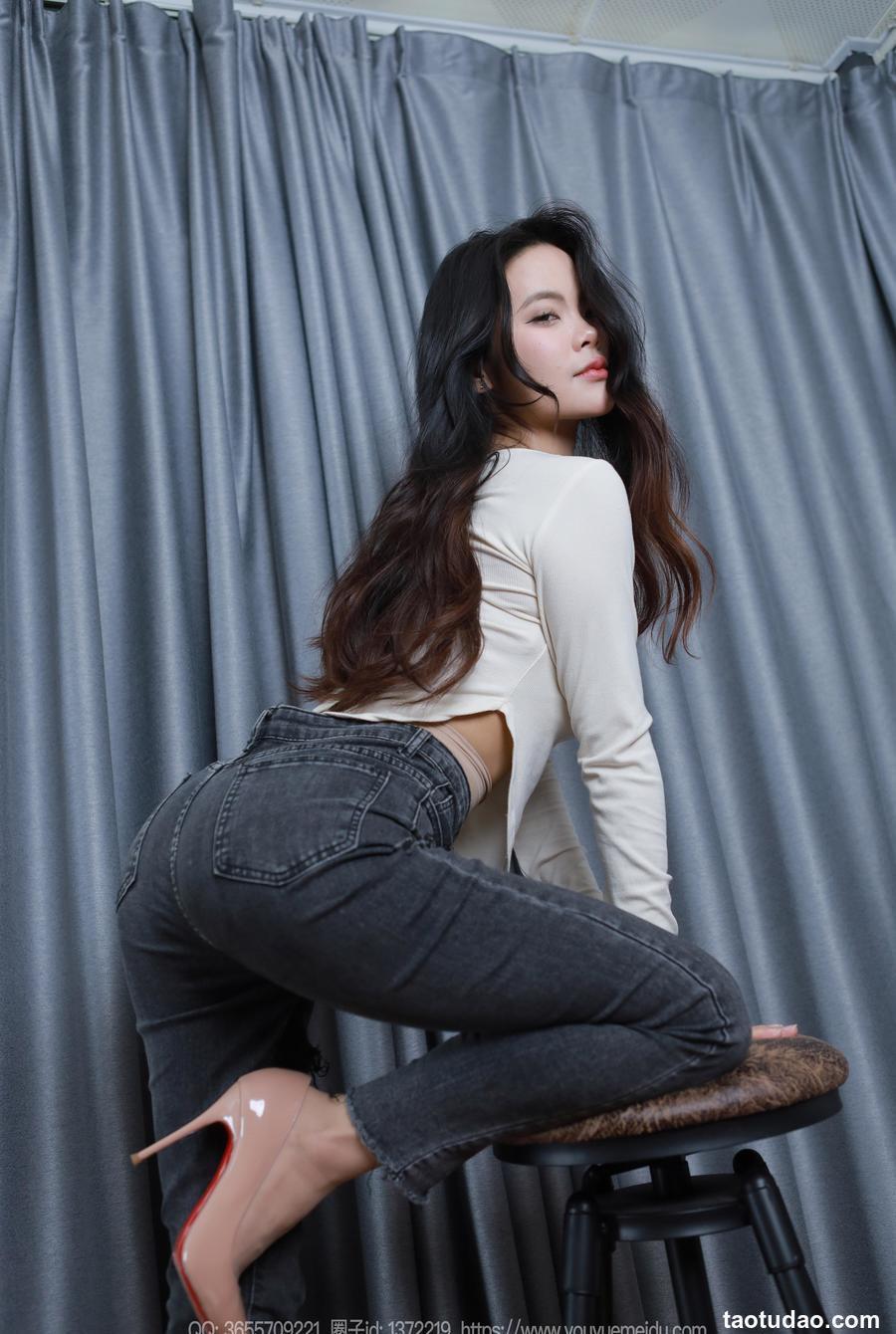 [IESS异思趣向] 2024.03.18 丝享家 1692 兔兔《牛仔裤里丝》[89P-76MB]