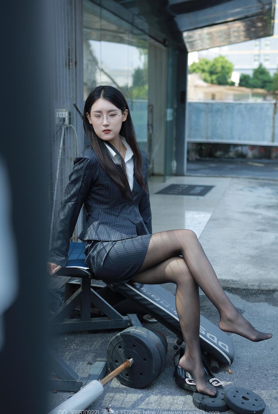 [IESS异思趣向] 2023.11.03 丝享家 1576 小宝《懂事早到女人》[88P-101.8M]