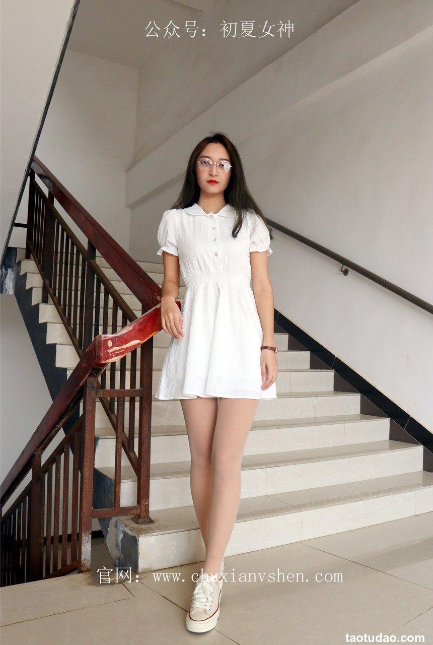 初夏女神 NO.023 依依 邻家女孩 生活篇[142P+1V／6.50GB]