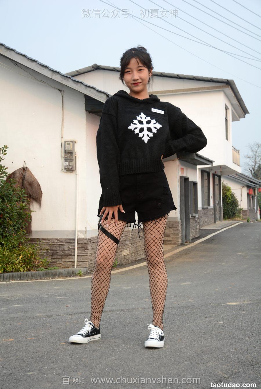 初夏女神 NO.112 点点 时尚村姑[140P+1V／3.68GB]