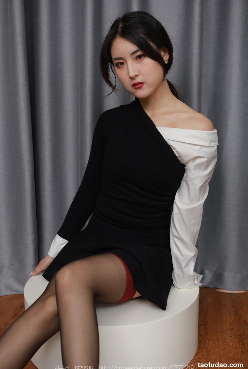 [IESS异思趣向] 2023.02.10 丝享家 1357 小宝《吊带情节》[89P-112.1M]