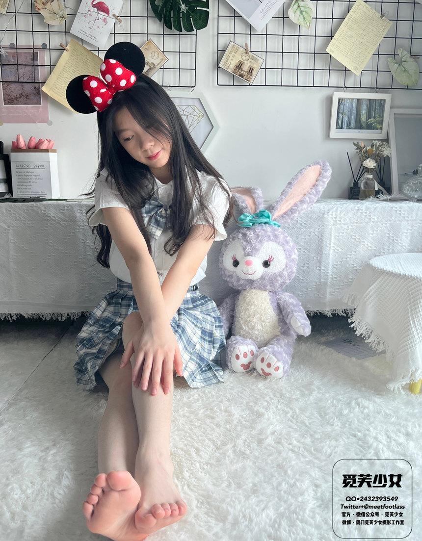 [觅芙少女]NO.003 风中摇曳的JK制服与18岁的青春一起绽放 [151P+3V-7.11G]