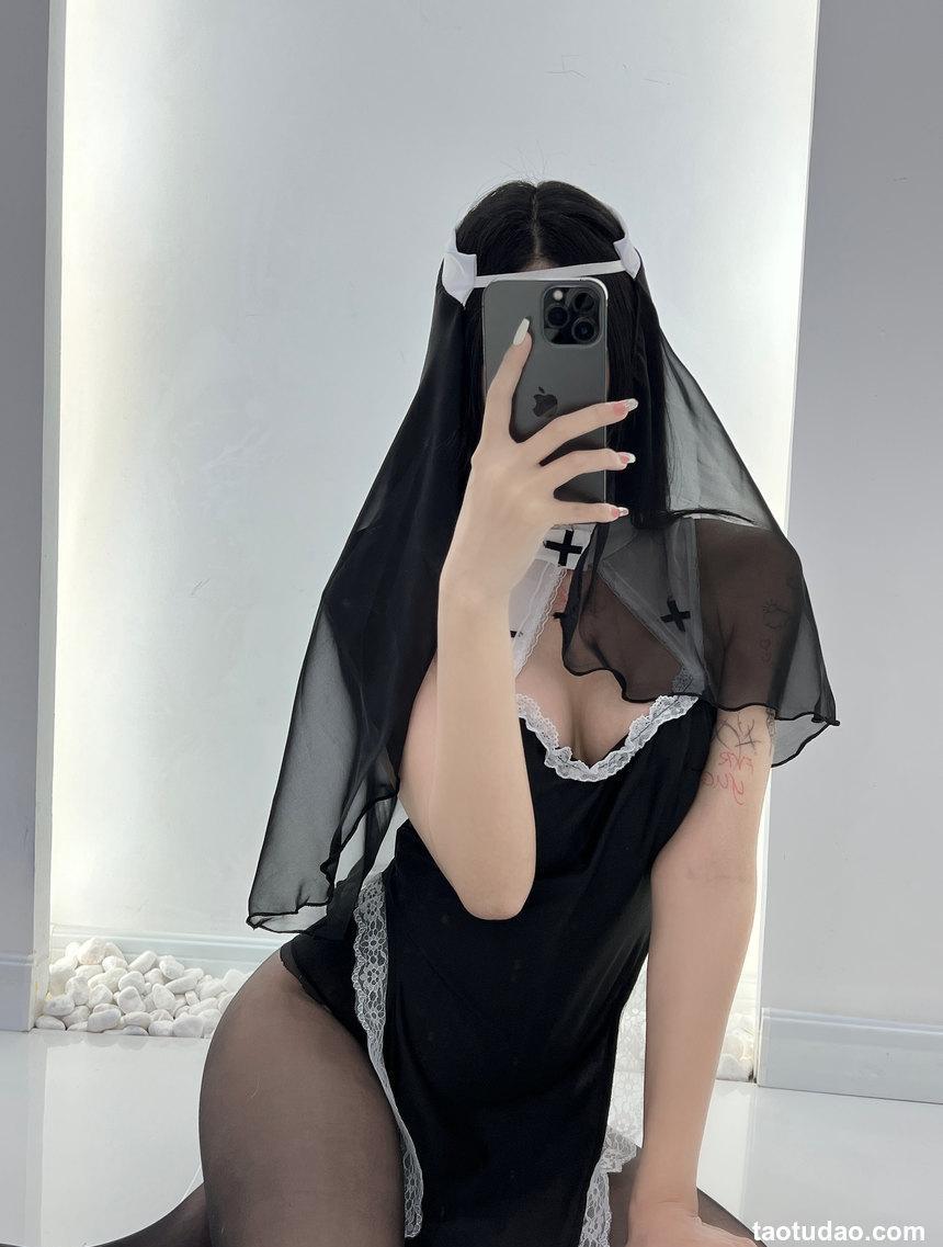 微密圈 鱼神-修女服性感cos[26P+2V-272MB]