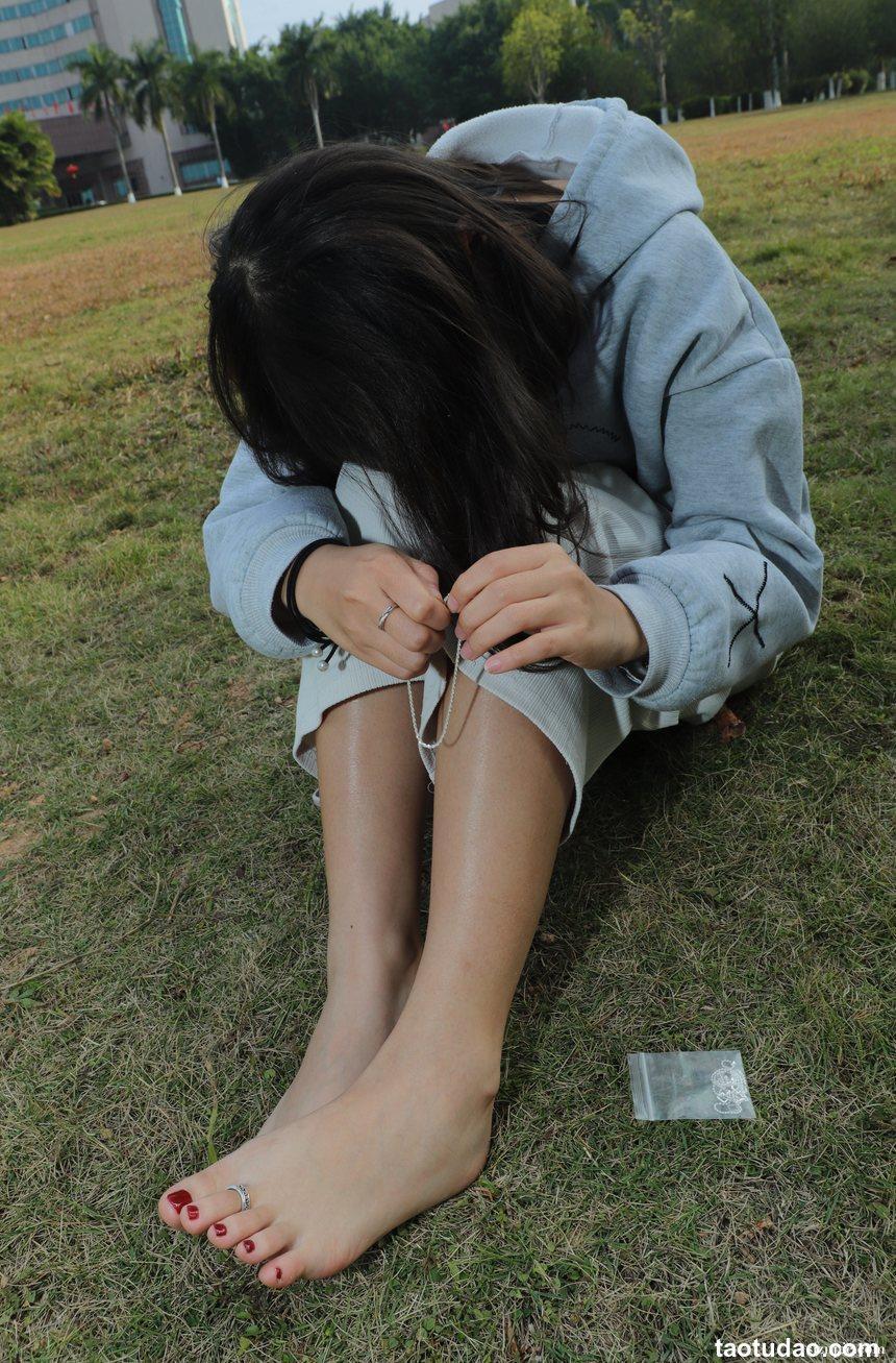 Pary摄影 NO.051 大学生静雯室内室外展示36码小可爱美脚[121P／311MB]