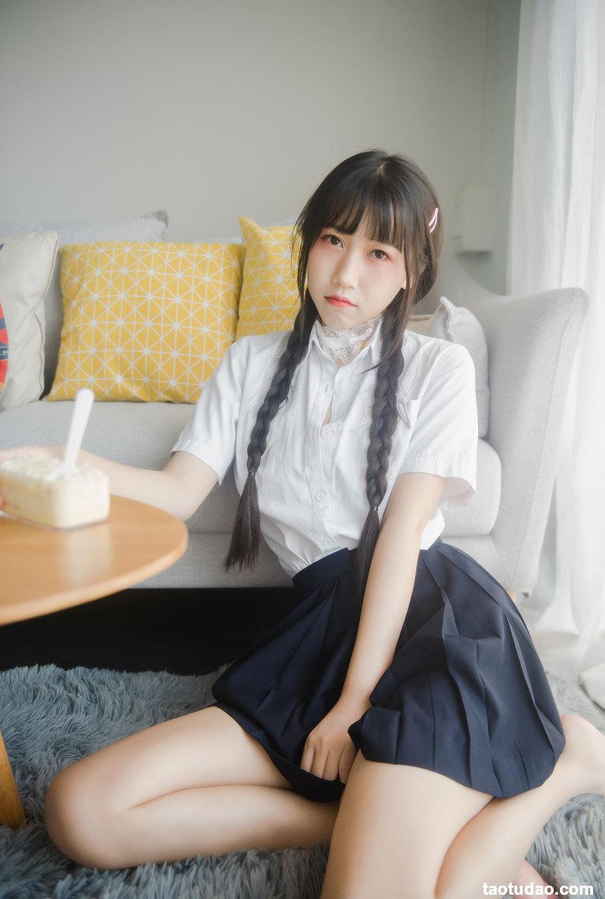 不呆猫 牛奶少女[80P＋4V-317MB]