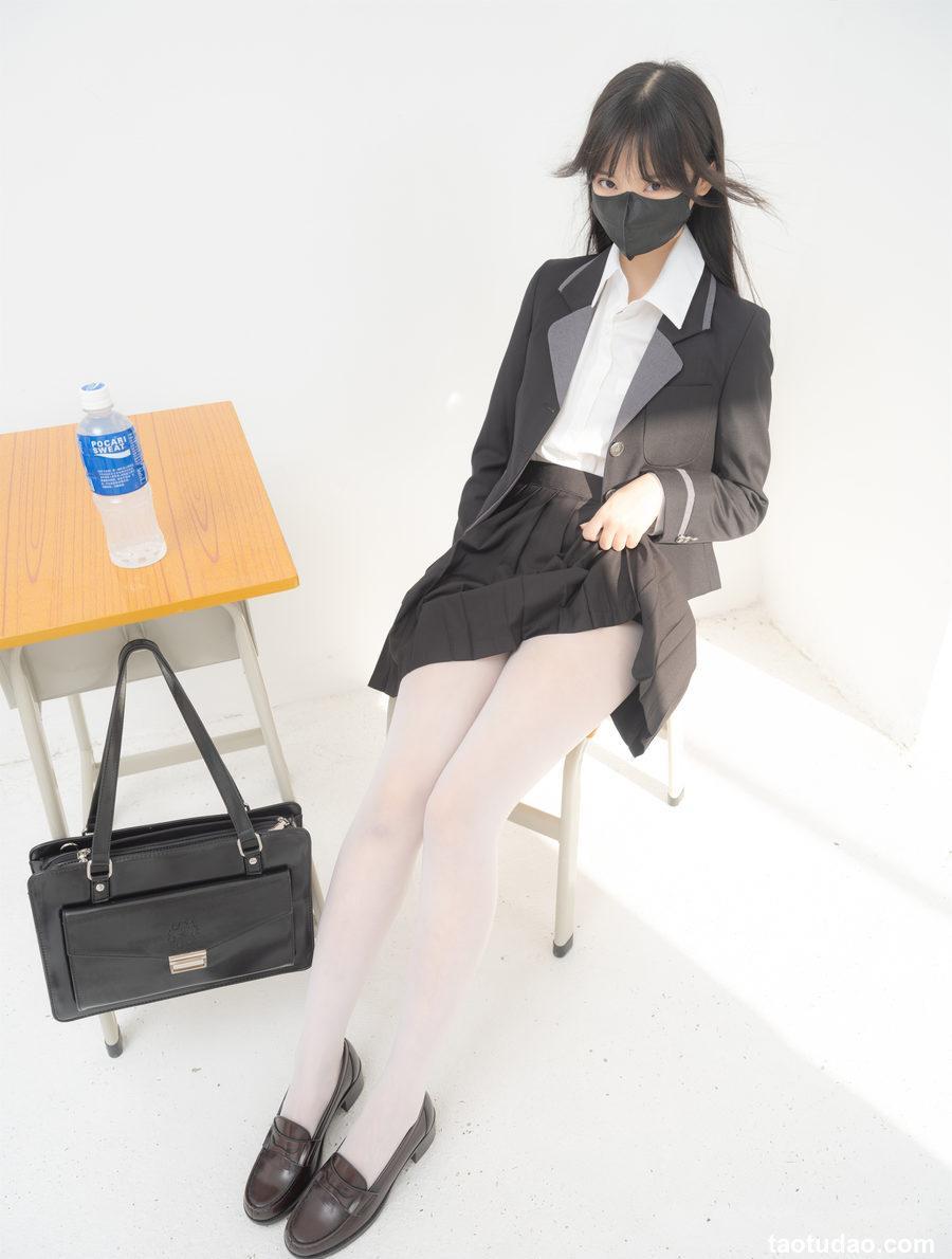 紧急企划 – 内部 见希 职员[60P-119MB]