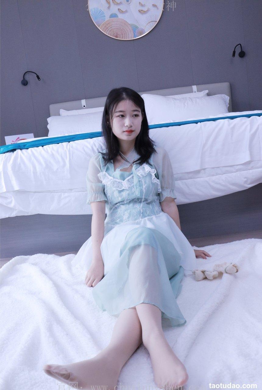 初夏女神 NO.009 念念 绿野仙踪M码连衣裙搭回力球鞋[120P+1V／5.53GB]