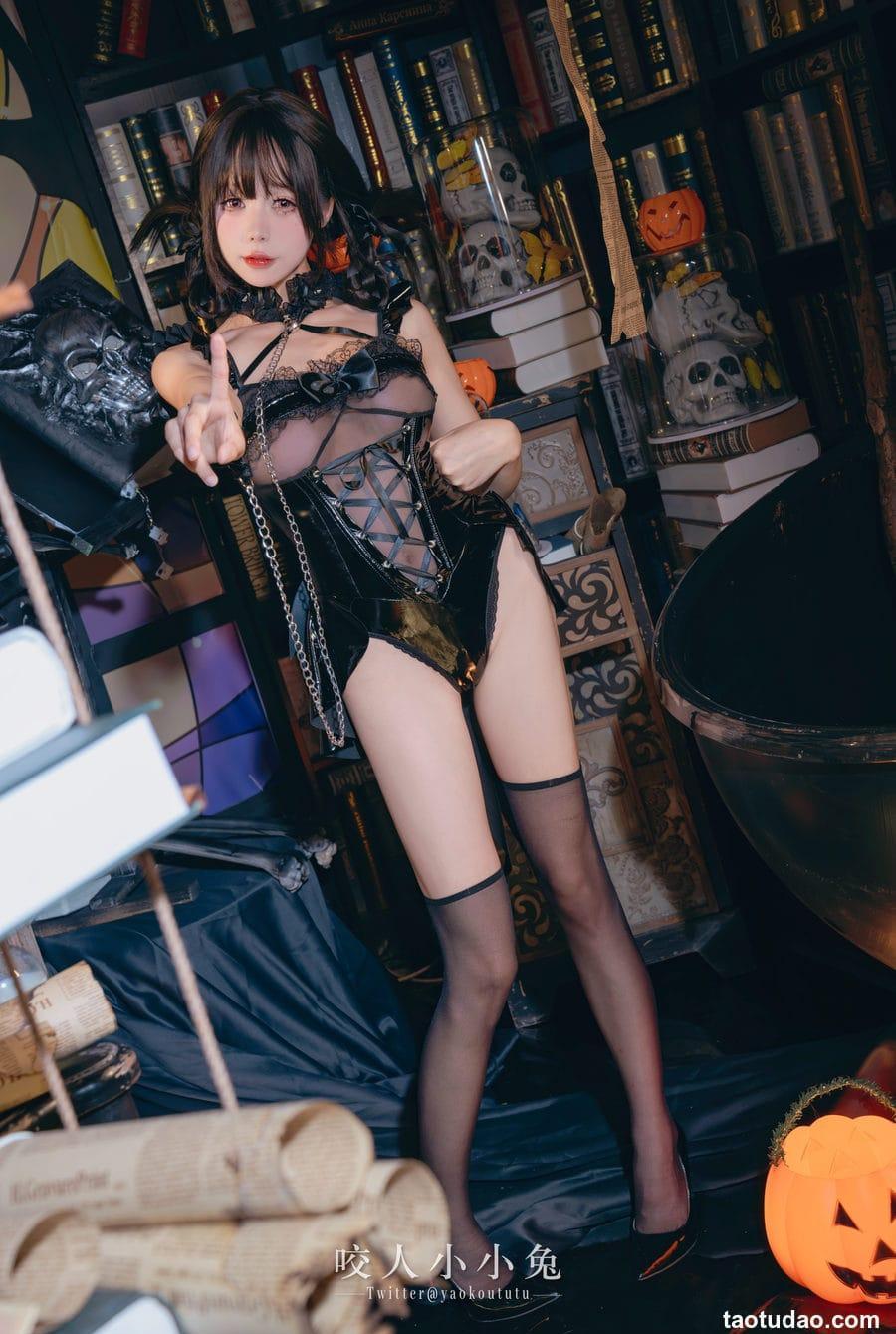 咬人小小兔（咬一口兔娘）-『兔兔班车』No.5 万圣小恶魔 [41P+1V-643MB]