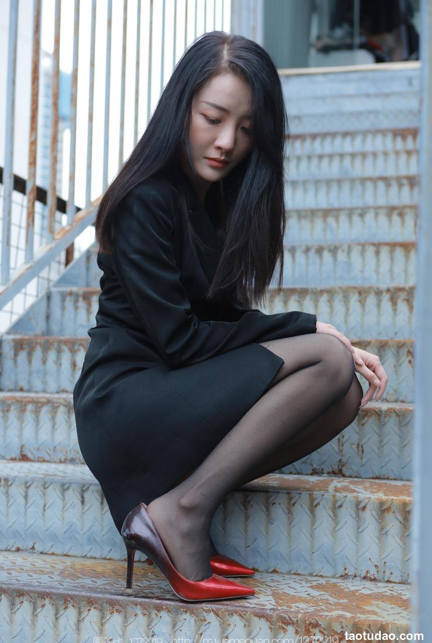 [IESS异思趣向] 2023.04.18 丝享家 1425 婉萍《小辣椒》[85P-96.4M]