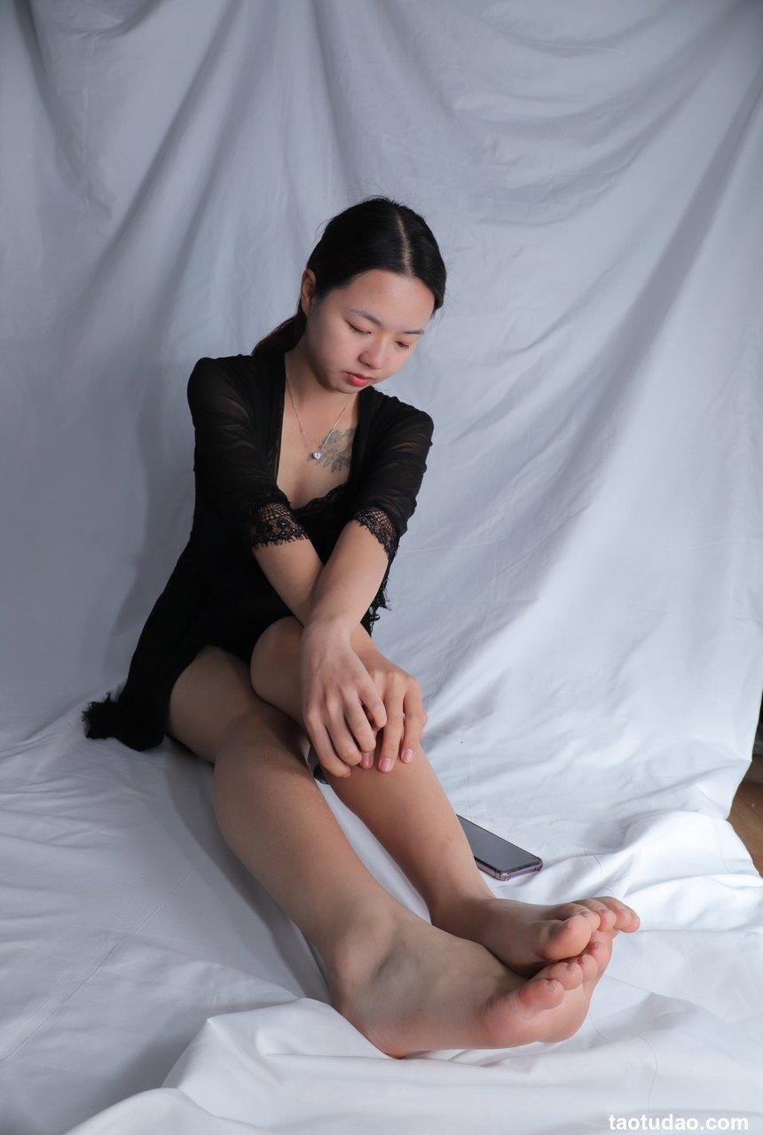 Pary摄影 NO.027 淇淇穿上调情装秀美脚[143P／554MB]