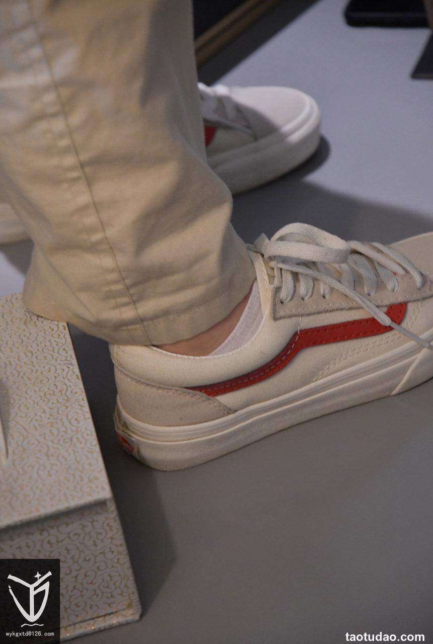 [YJ街拍]015 高冷女孩的粉匡威[151P-101MB]