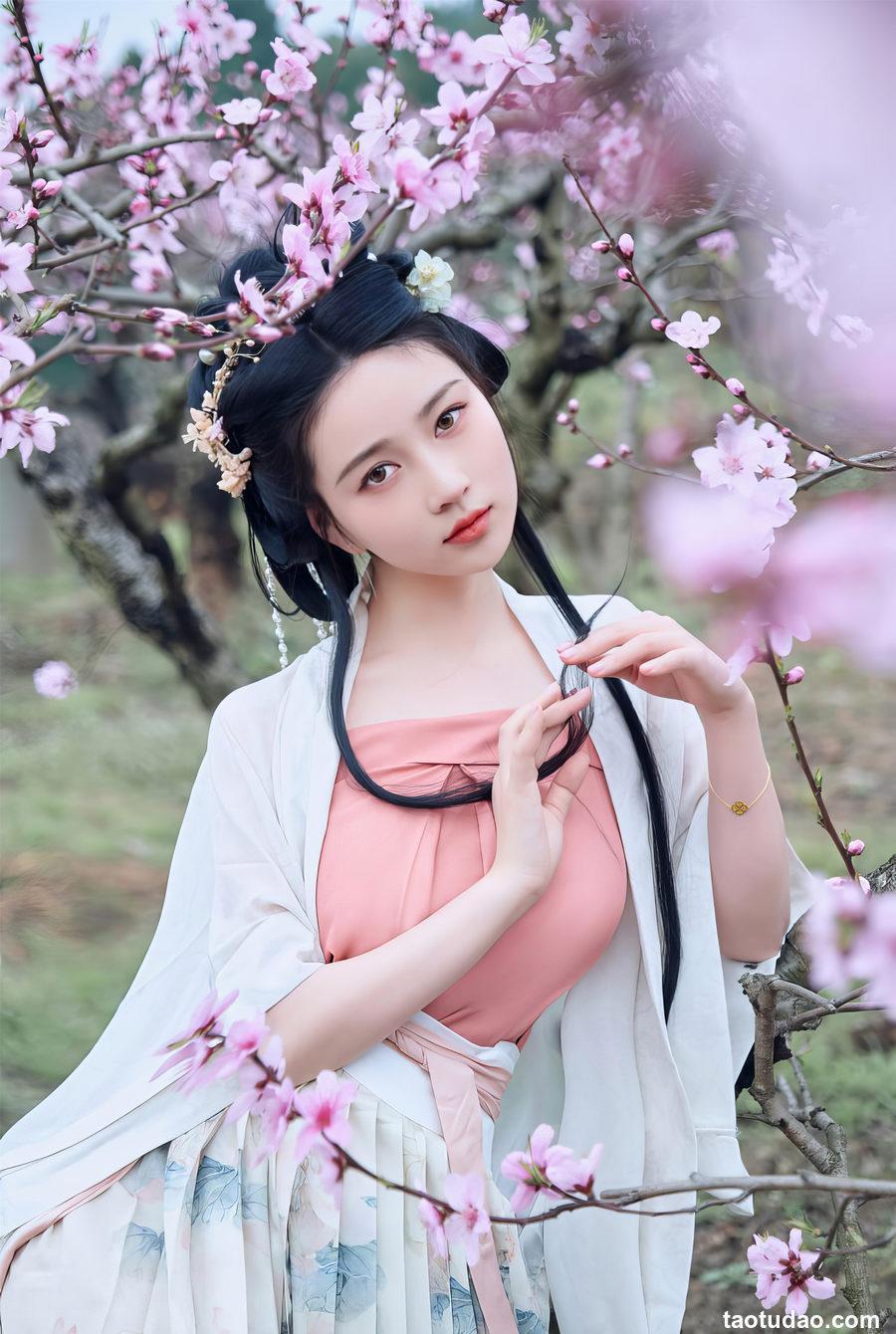 年年Nnian 三月榕 [39P-118MB]