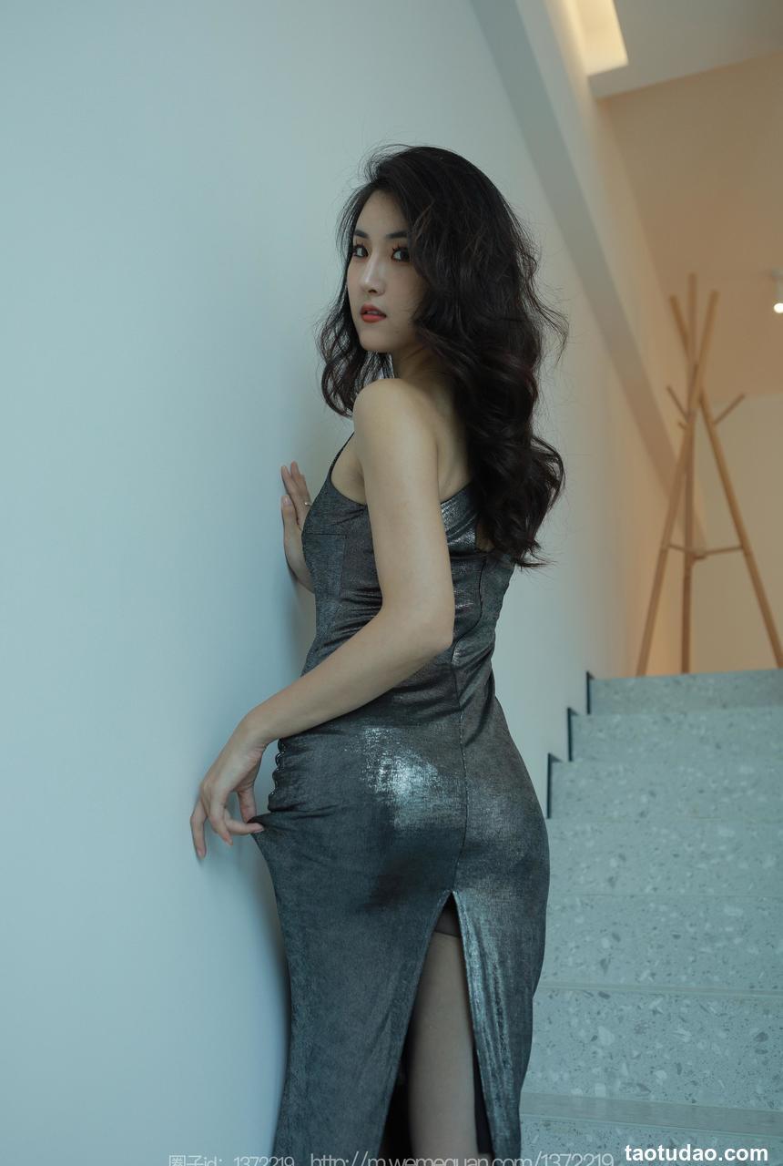 [IESS异思趣向] 2023.06.29 丝享家 1467 小宝《液体金属裙》[80P-85.8M]