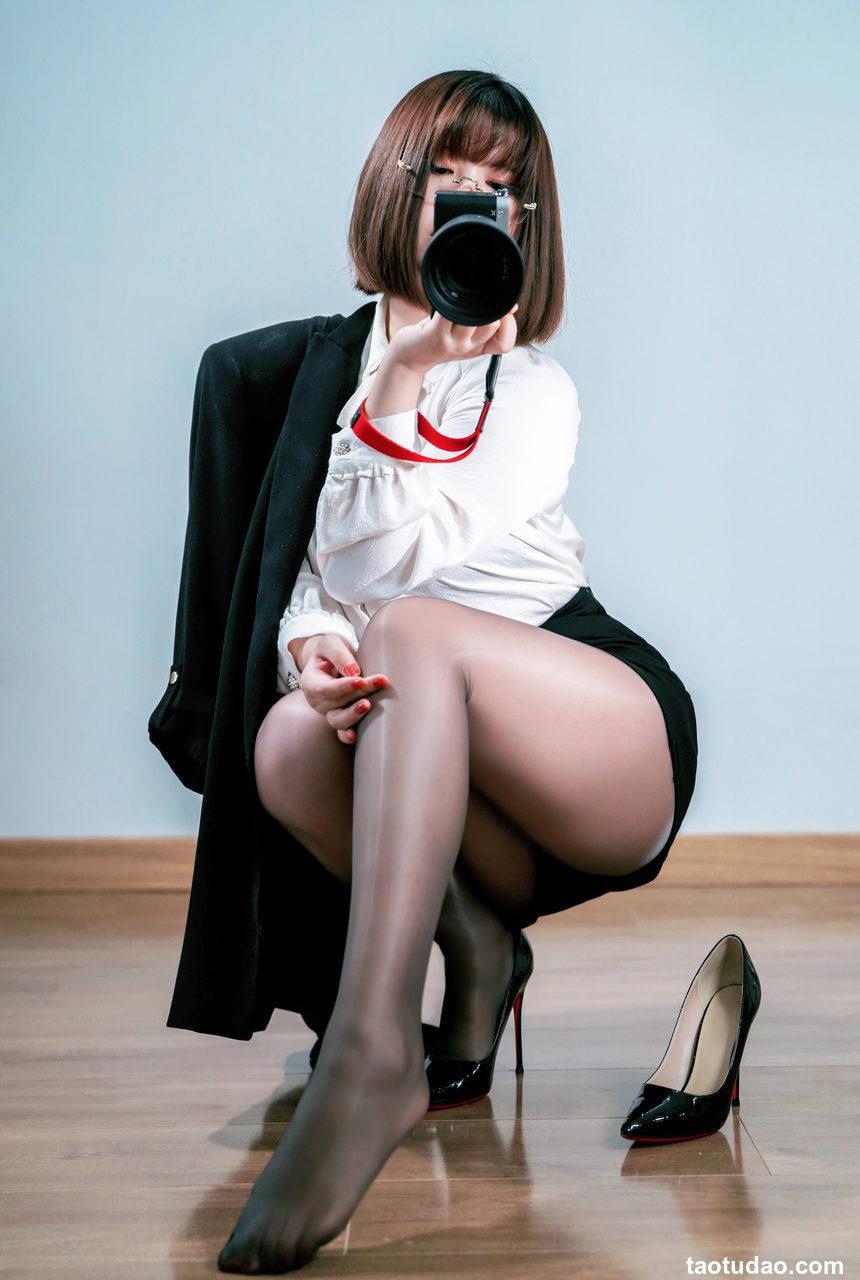 半半子-OL自撮[28P+2V-143MB]