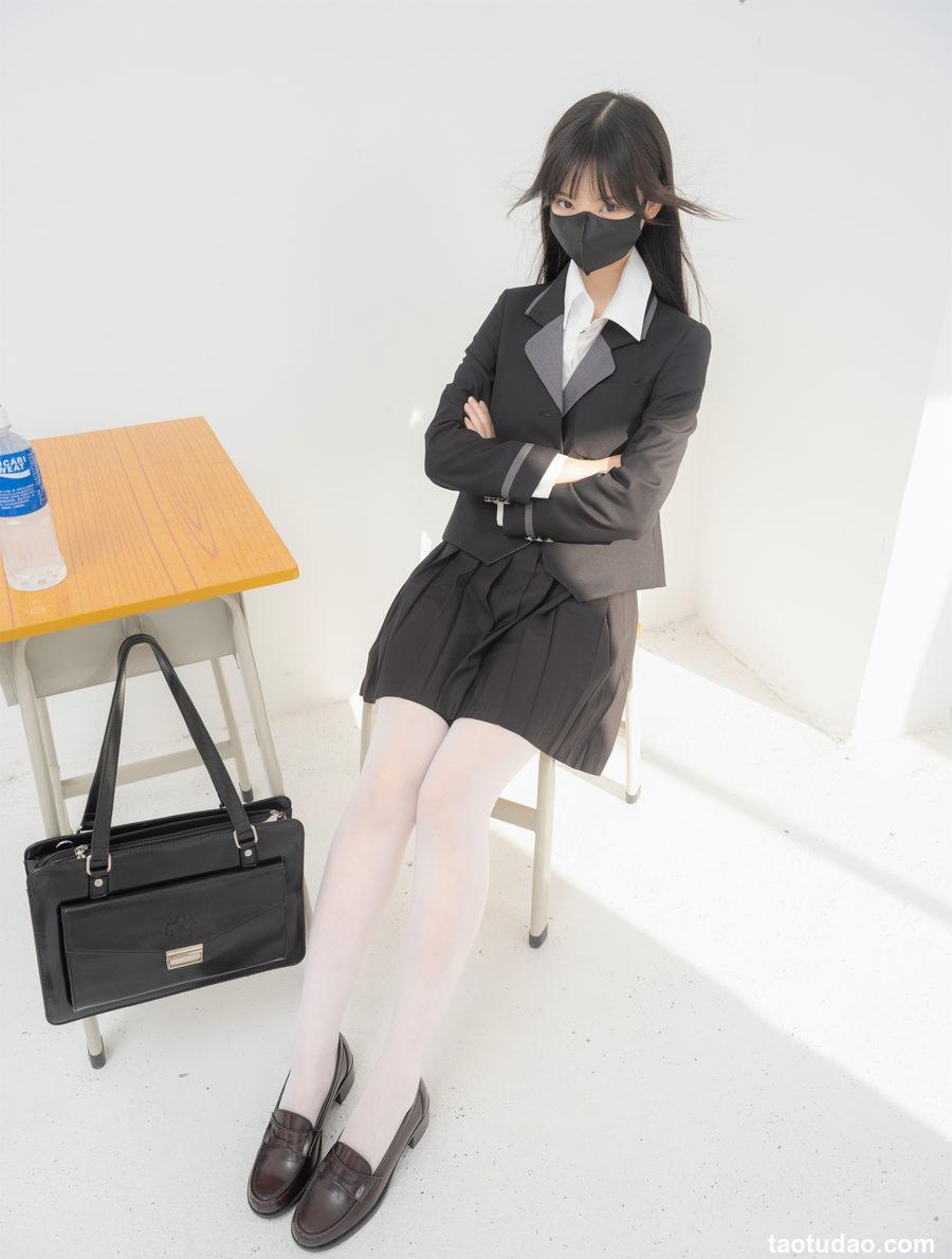 紧急企划 – 内部 见希 职员[60P-119MB]