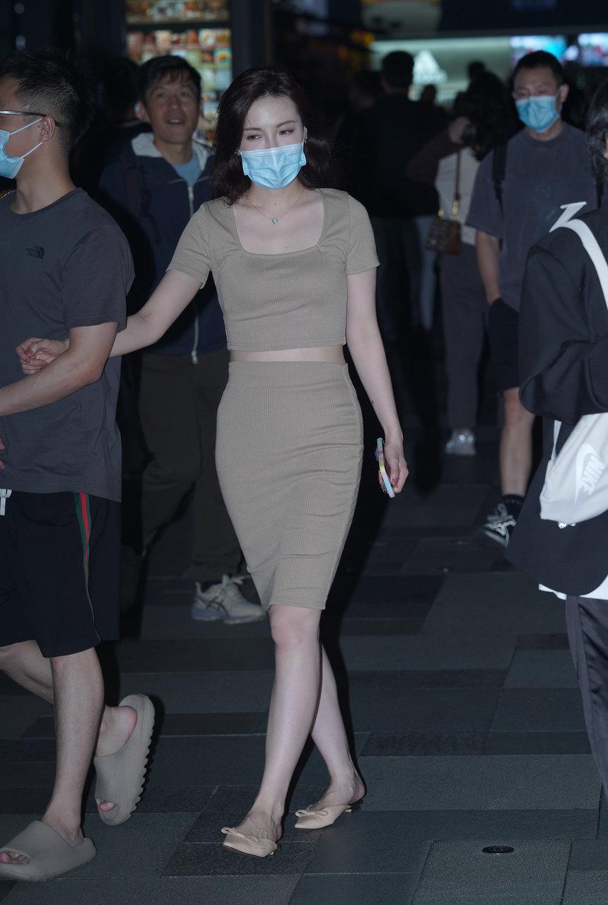 都市丽人长发飘飘美女【20P-320MB】