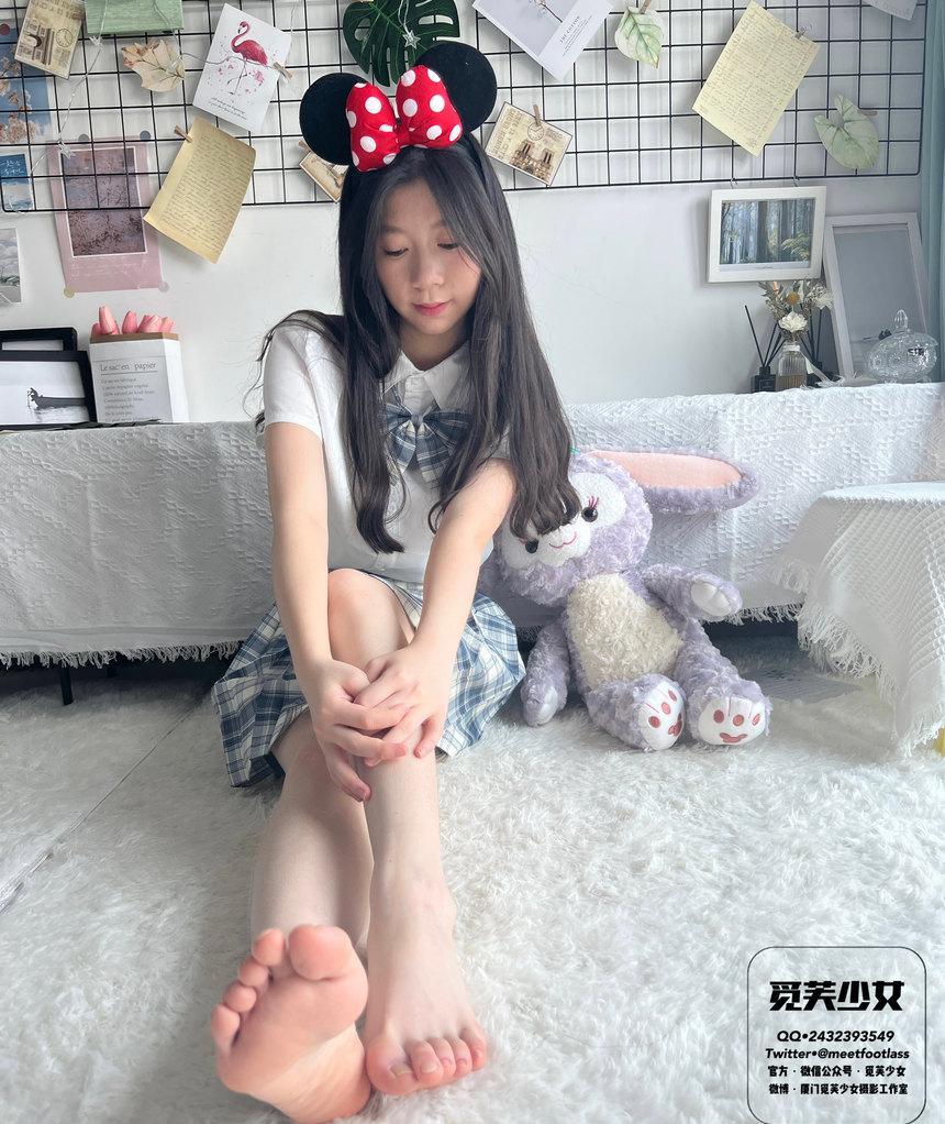 [觅芙少女]NO.003 风中摇曳的JK制服与18岁的青春一起绽放 [151P+3V-7.11G]