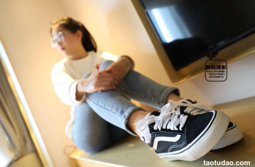 [誉铭传媒]袜足摄影 2023年《新年作品二》[85P+1V／0.97GB]