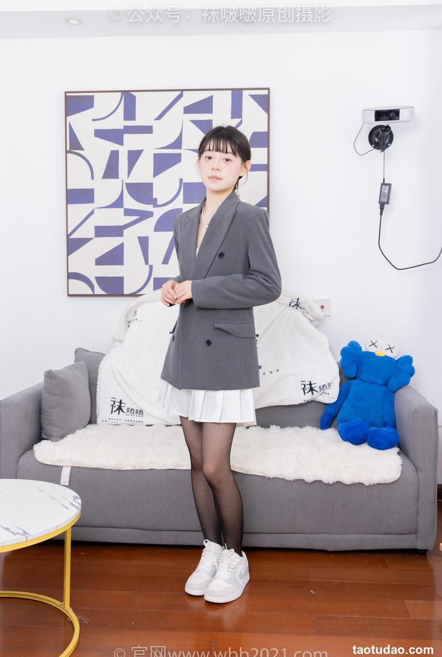 [BoBoSocks袜啵啵]NO.404 糯米-板鞋、黑丝、ol风[145P+1V／6.13GB]