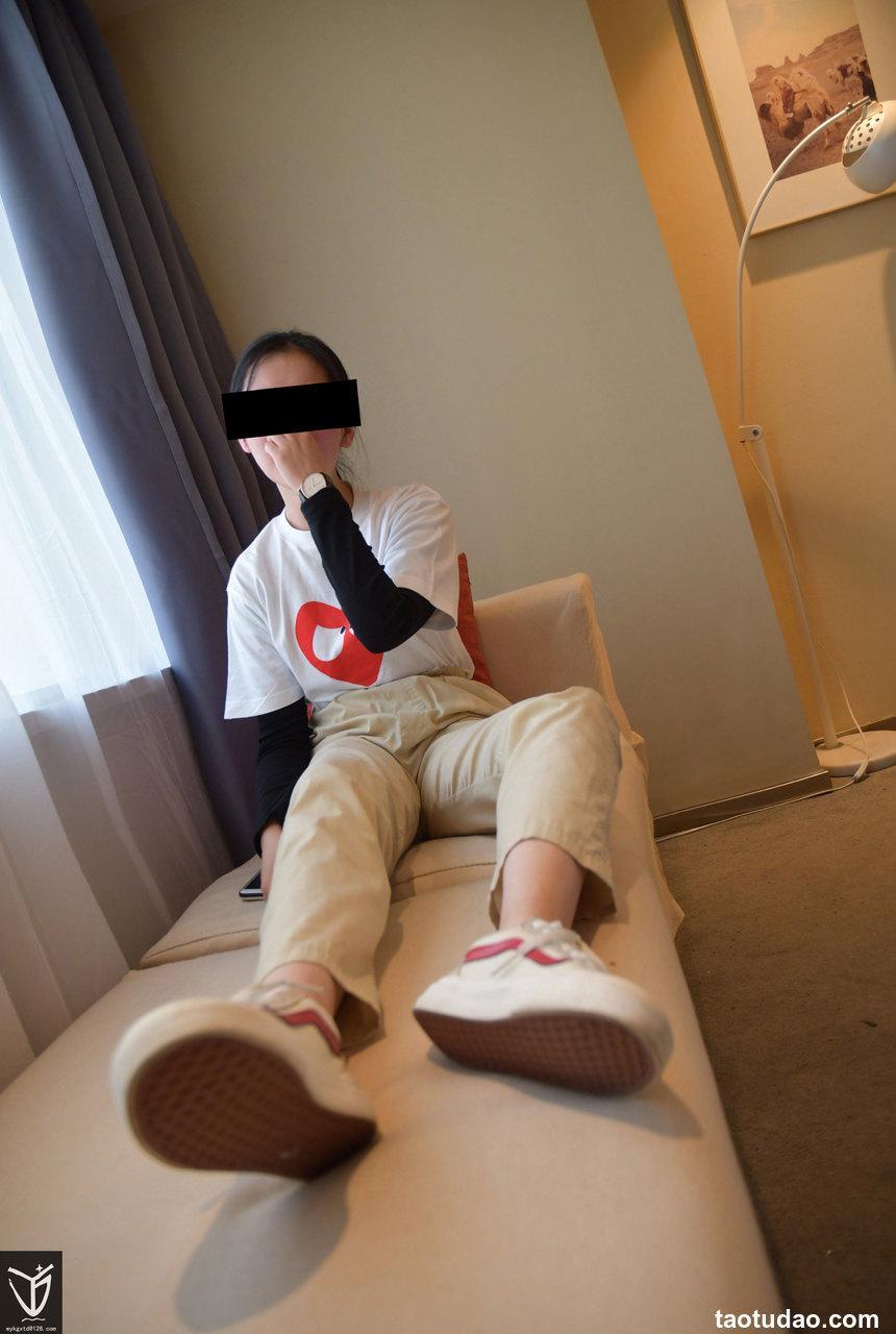 [YJ街拍]015 高冷女孩的粉匡威[151P-101MB]