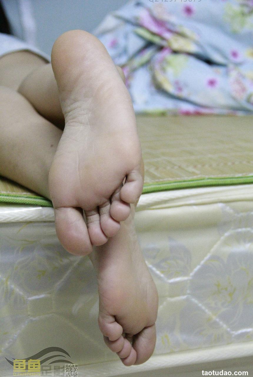 鱼鱼足影 NO.050 - 静静[20P／75MB]