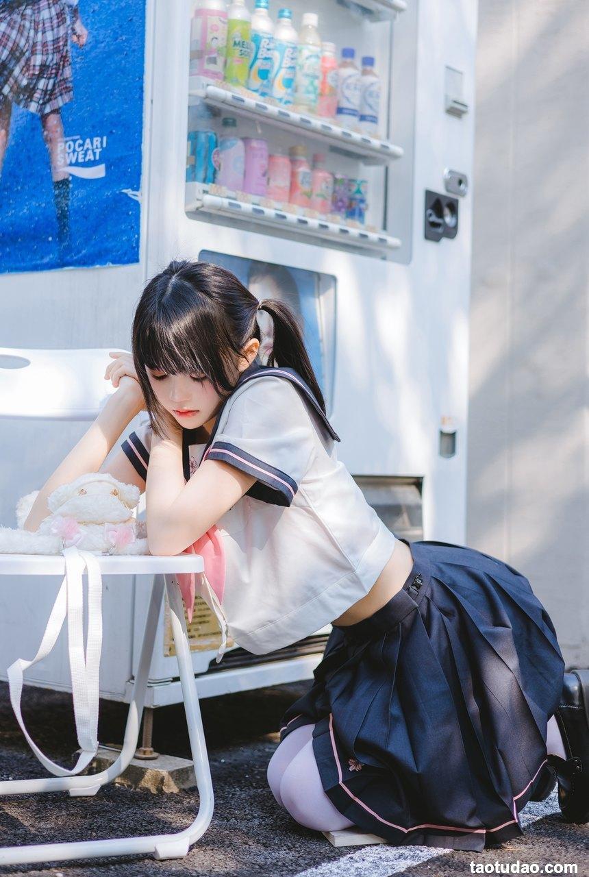 桜桃喵 — 草莓·雪糕01 [33P-363M]