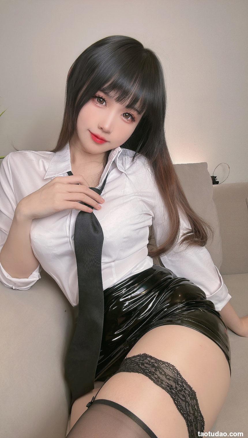 miko酱ww -  2023年02月订阅 [211P-449MB]