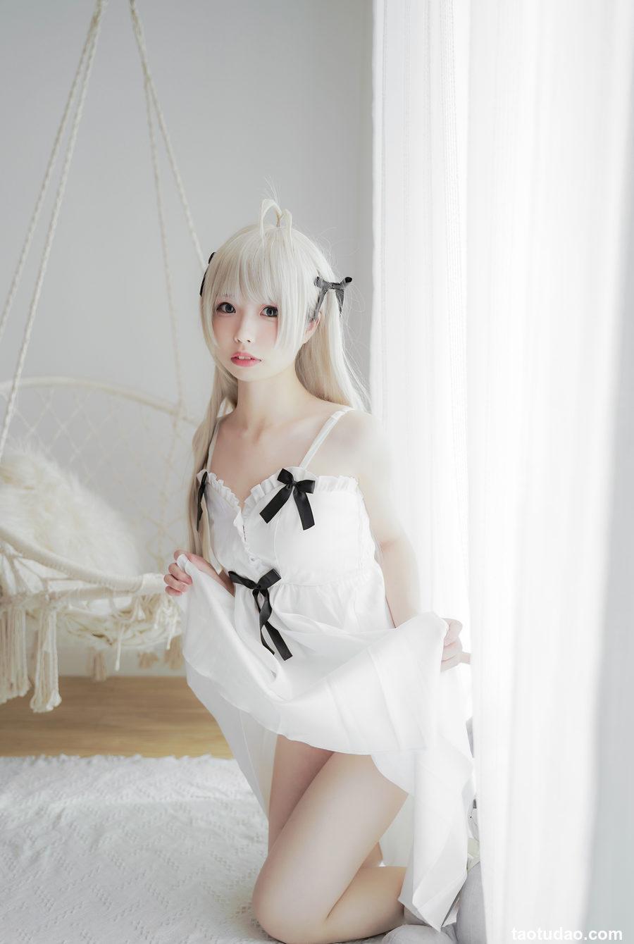 十万珍吱伏特 NO.009 穹妹白裙 [23P-221MB]