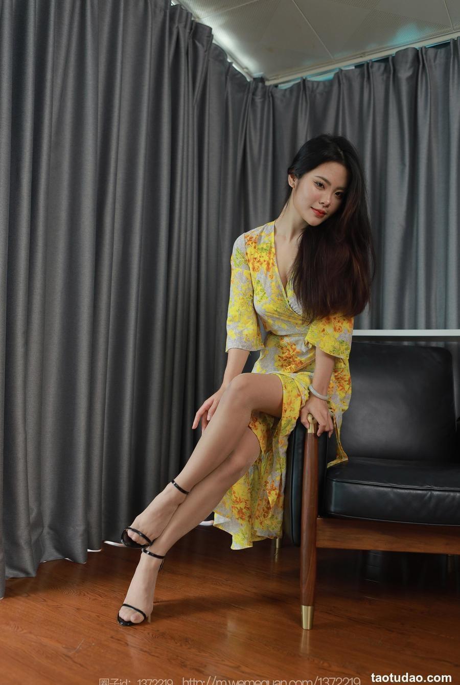 [IESS异思趣向] 2023.08.18 丝享家 1510 兔兔《黄色战袍》[82P-90M]