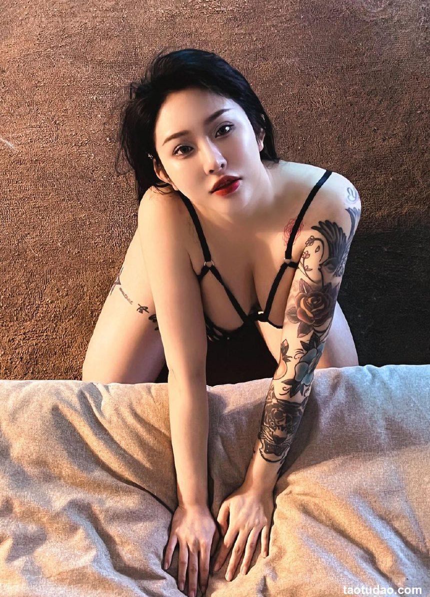 宋昱欣 - 黑蝴蝶[15P-9MB]