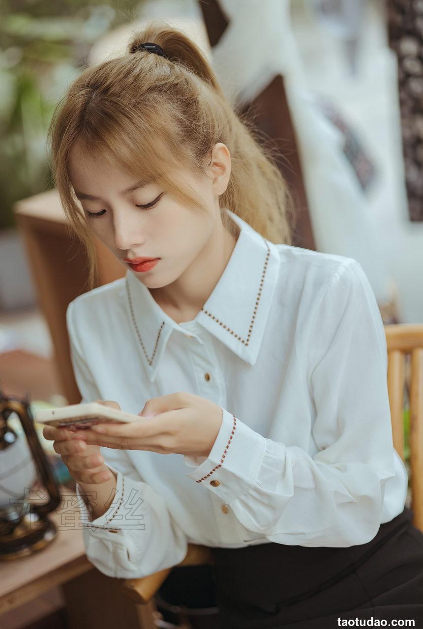 [尤蜜丝]穿搭写真 NO.085[70P+1V／538MB]