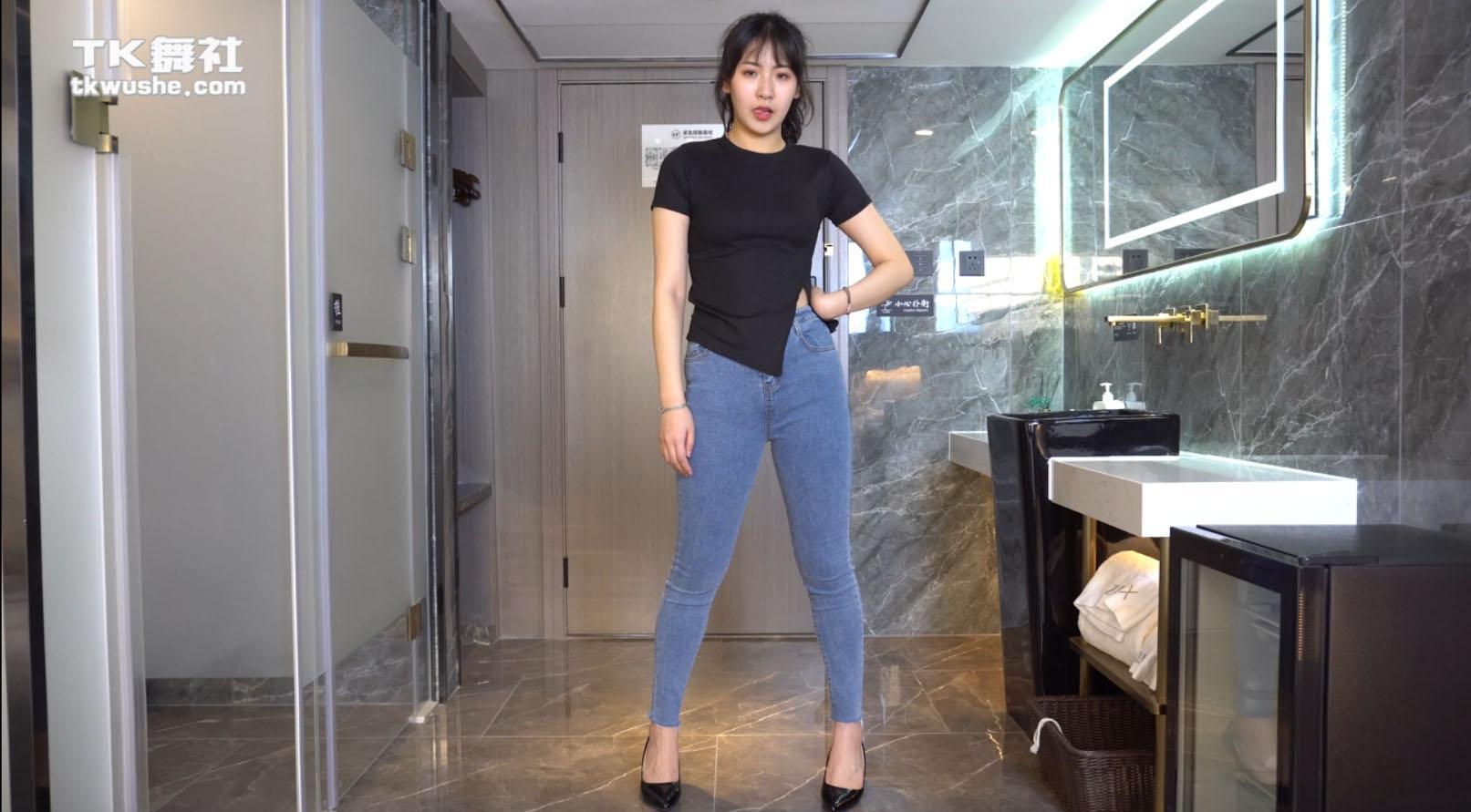 【4K热舞】欢欢 054期【2V-500M】