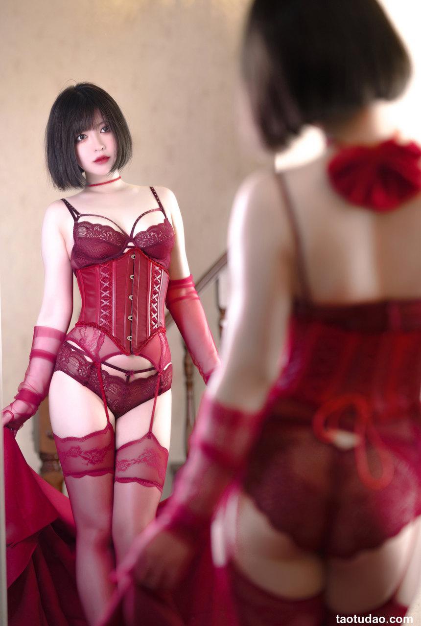 半半子 - NO.67 RED 赤紅 Vol.03 [57P-110MB]