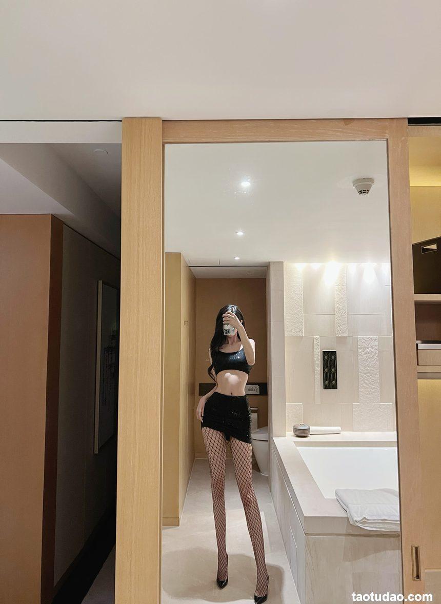 葛征GEZHENG - 黑丝网洞袜抹胸装 [23P+1V-126MB]