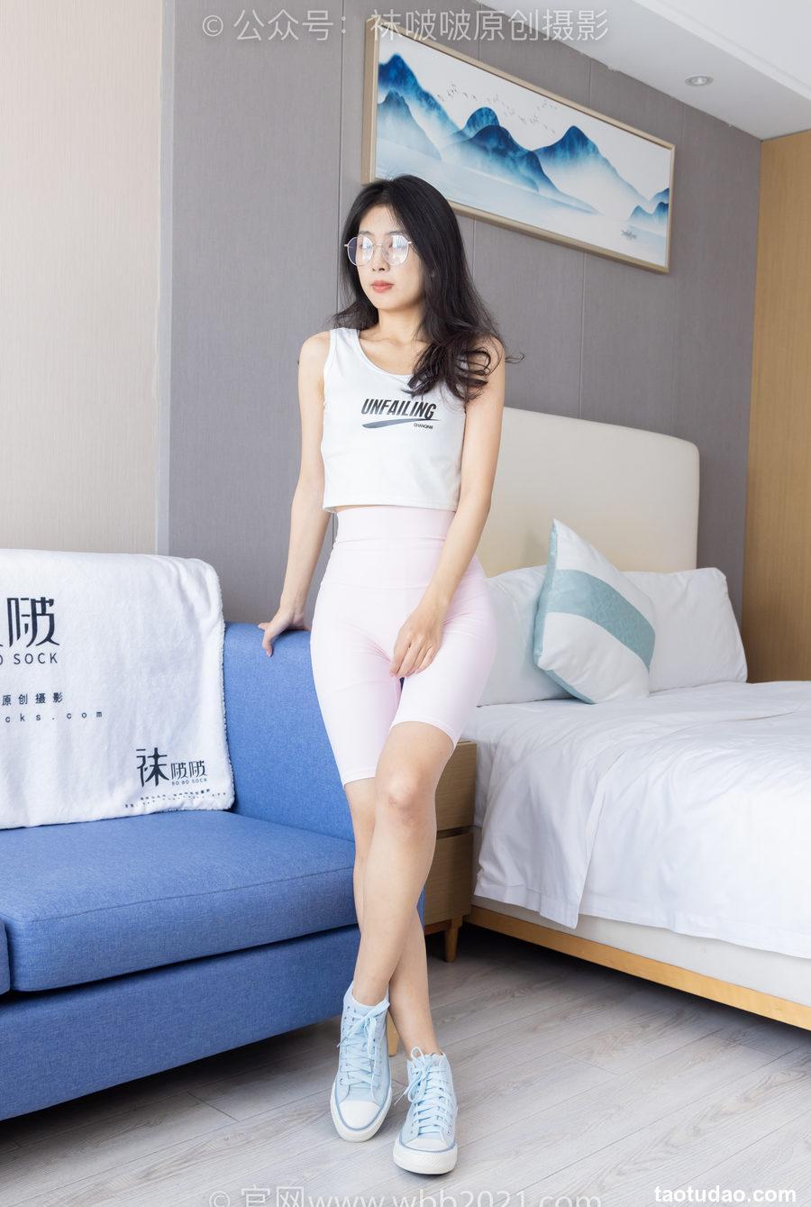 [BoBoSocks袜啵啵]NO.301 奶油-两双板鞋、白棉袜、短黑丝、裸足[240P+1V／8.46GB]