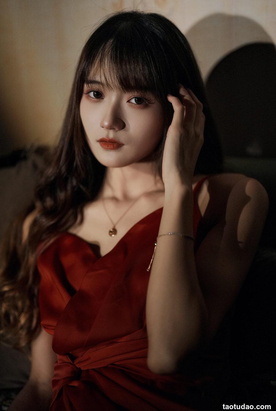 兔子Zzz不吃胡萝卜 - NO.143 黑夜里的红玫瑰 [35P-625MB]