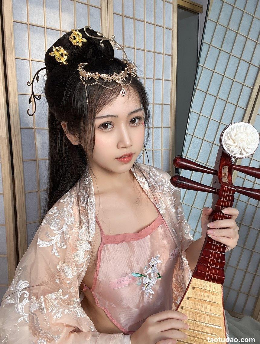 不呆猫 - 古风温泉人妻 [56P+1V-1.89GB]