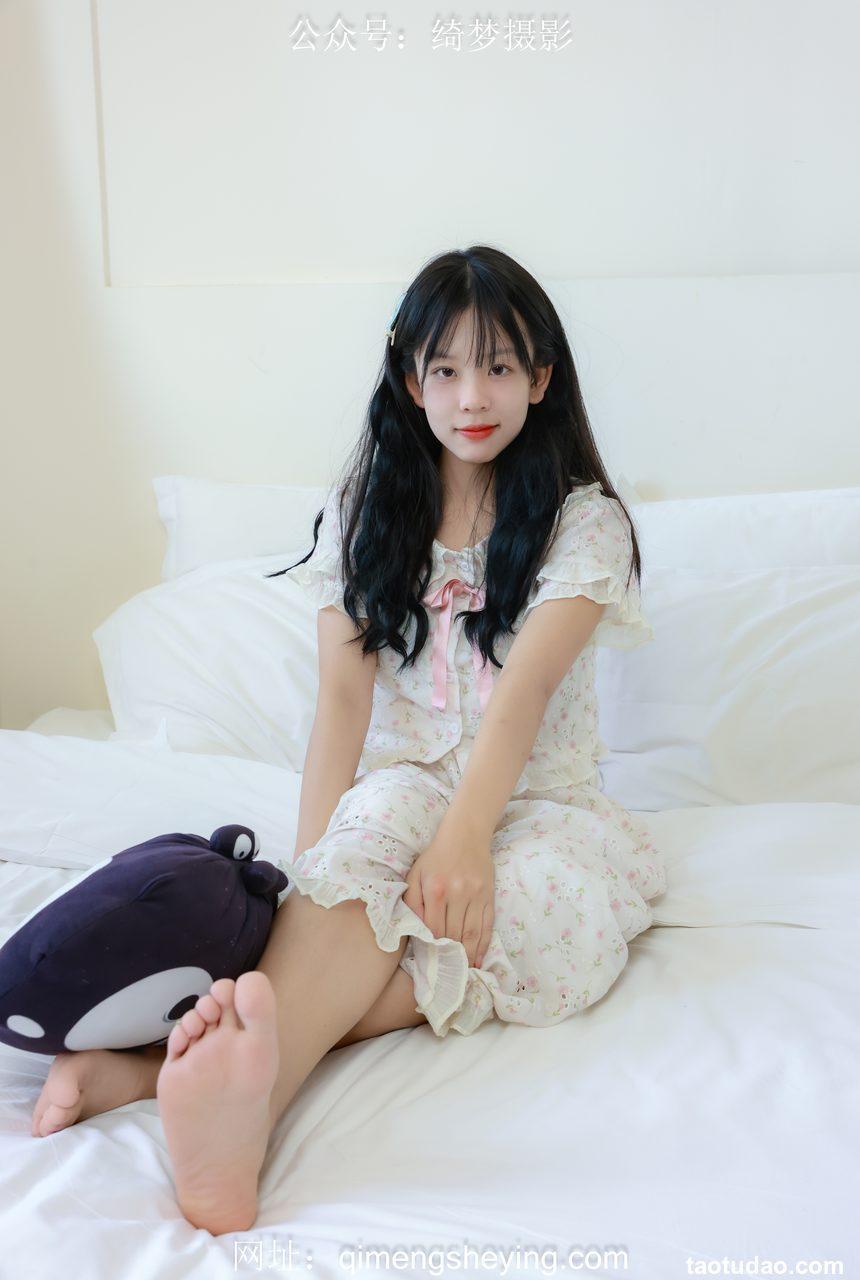 [绮梦摄影] 2024.11.01 NO.070 琳琳 珍藏无修无水印版 [215P+1V-5.58G]