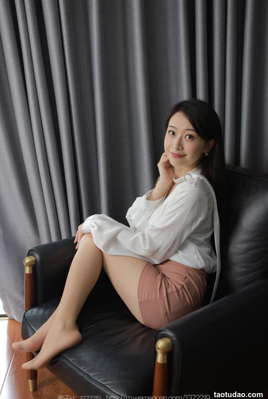 [IESS异思趣向] 2023.07.25 丝享家 1489 小婕《粉色的温柔》[83P-92.3M]