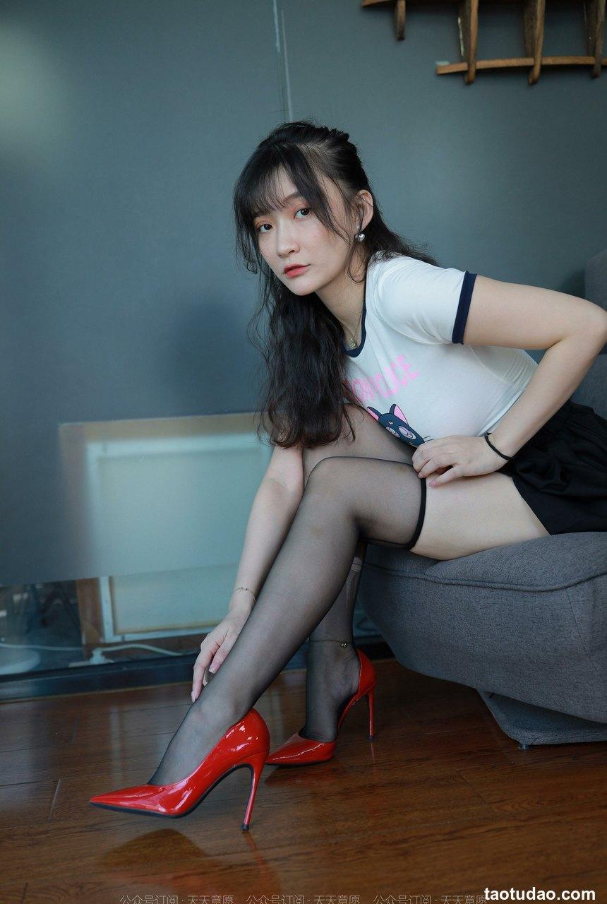 [IESS异思趣向] 2022.09.18 丝享家 .1211 秋秋《红黑虾线》[86P-131.7M]