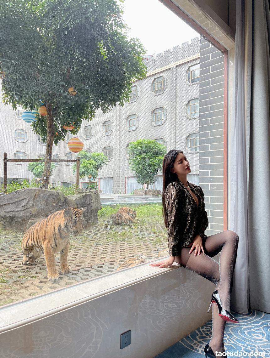 就是阿朱啊 -  与虎同行 [8P-31MB]